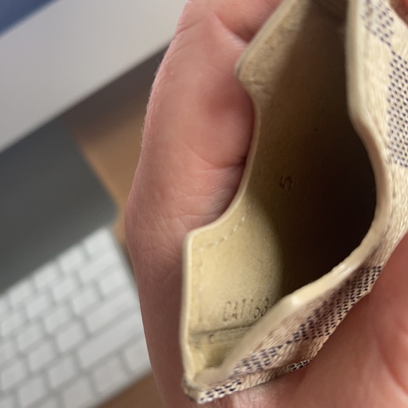 Louis Vuitton phone case - Picture 12 of 14